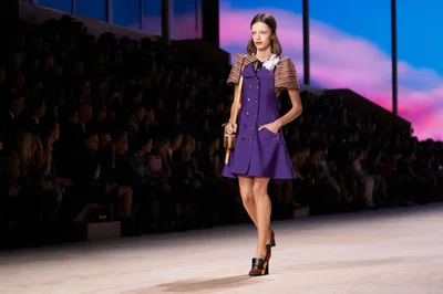 Look 10